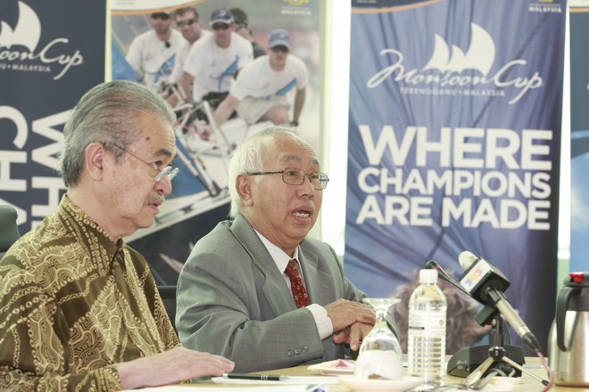 Tun Abdullah Haji Ahmad Badawi and Tan Sri Sabbaruddin Chik © Gareth Cooke Subzero Images/Monsoon Cup http://www.monsooncup.com.my